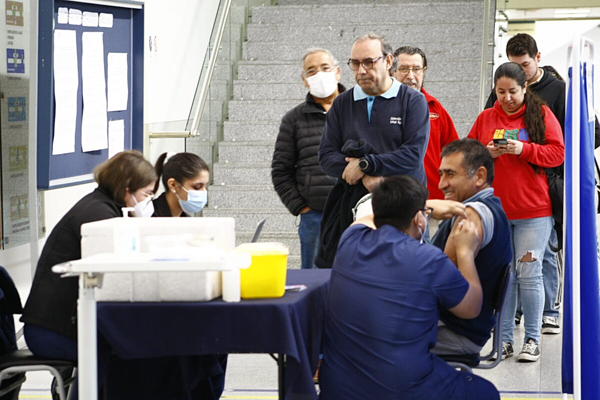 GESTIONAN LA VACUNACIÓN DE  LOS ADULTOS SOBRE 60 AÑOS