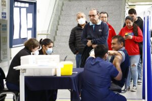 GESTIONAN LA VACUNACIÓN DE  LOS ADULTOS SOBRE 60 AÑOS