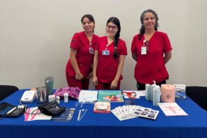 Vocación y prevención: el compromiso de futuras matronas contra el cáncer cérvico uterino