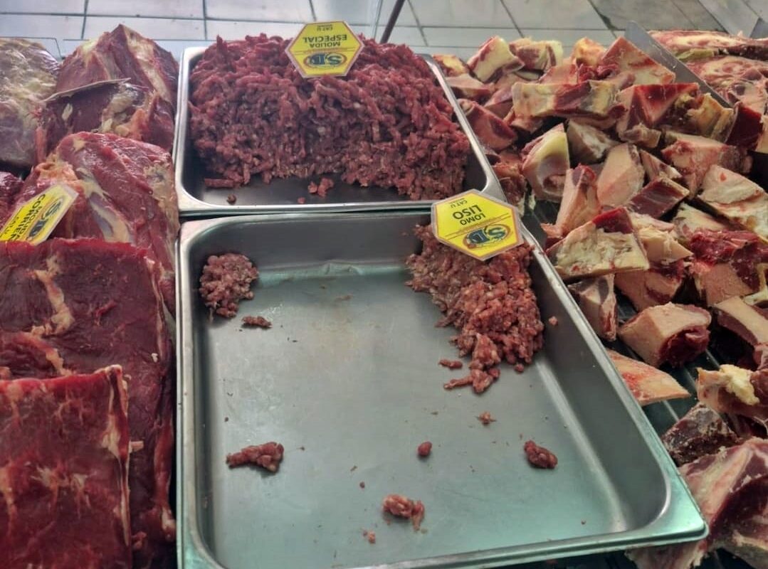 FISCALIZADORES DE SEREMI DE SALUD CLAUSURAN CONOCIDA CARNICERÍA DE MEJILLONES