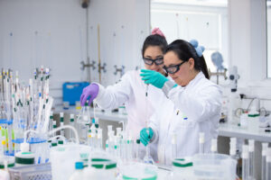 Estudios confirman beneficios del litio para el alzheimer: un impacto global con raíz en Chile