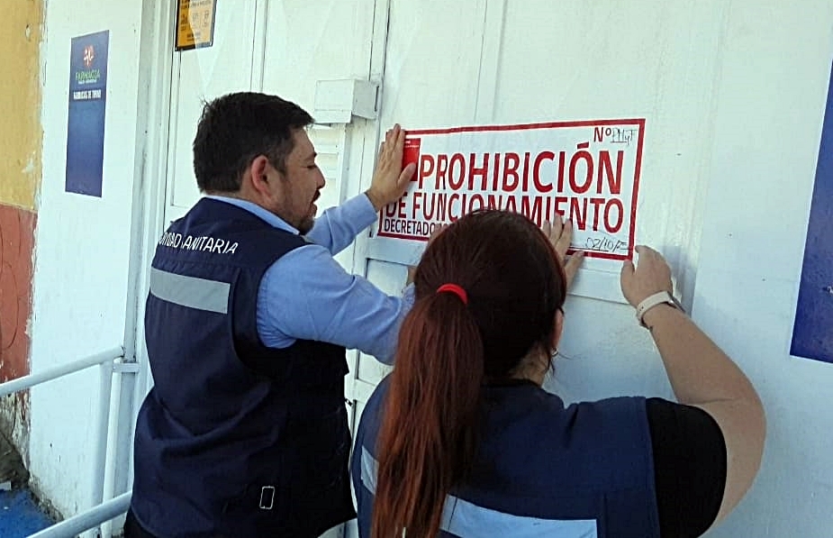 SUMARIO Y PROHIBICIÓN DE FUNCIONAR PARA FARMACIA POR NO CONTAR CON QUÍMICO FARMACÉUTICO