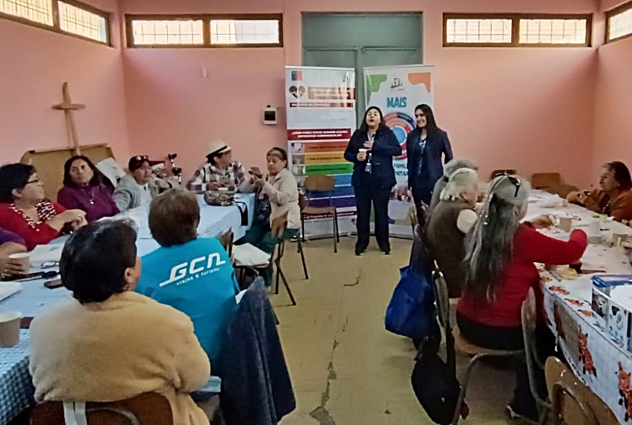 ADULTOS PARTICIPAN DE CURSOS DE TOMA DE PRESIÓN ARTERIAL Y ELABORACIÓN DE PROYECTO