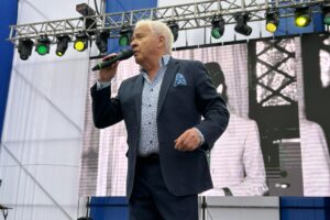 MUNICIPIO ANTOFAGASTA CERRÓ EL MES DEL ADULTO MAYOR CON PRESENTACIÓN DEL “POLLO” FUENTES