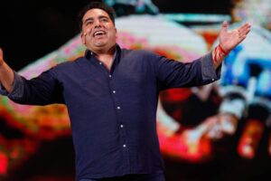 Tras su exitoso paso por Viña del Mar, Rodrigo Villegas vuelve con renovado show