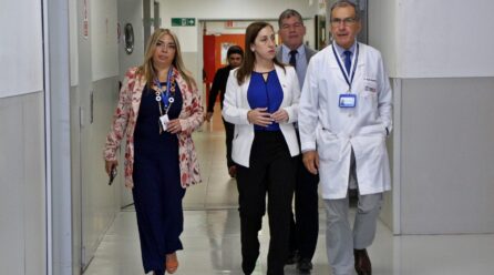 DELEGADA PRESIDENCIAL Y DIRECTORA(S) DEL SERVICIO DE SALUD ANTOFAGASTA CONSTATAN MEJORÍA DE MENOR TRASLADADO DE CALAMA